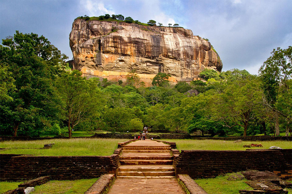 top 10 tourist attractions in sri lanka